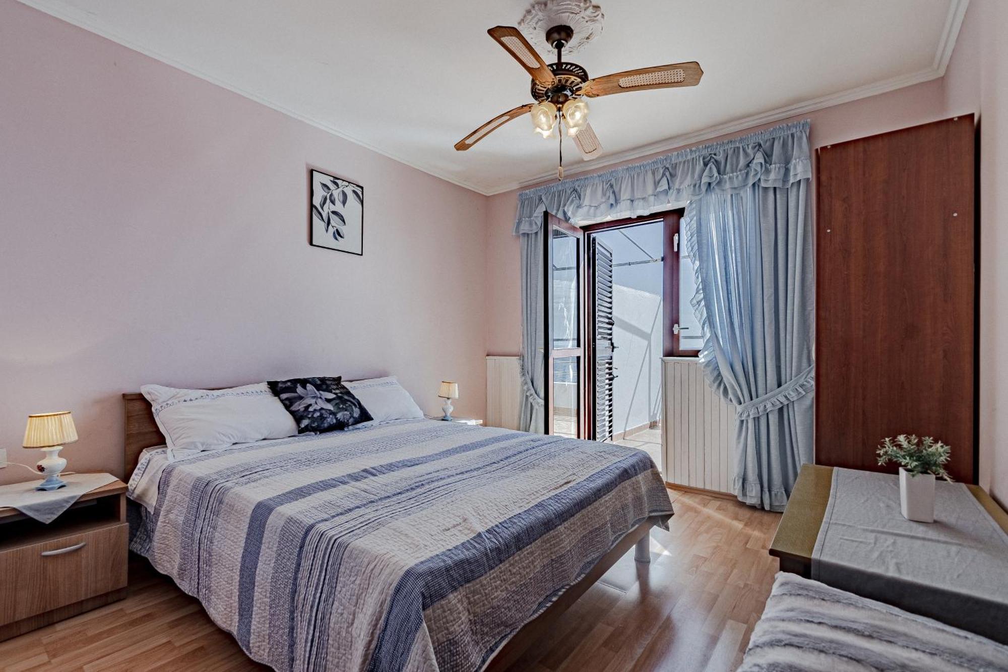 Family Friendly Apartments With A Swimming Pool Zavalatica, Korcula - 183 外观 照片