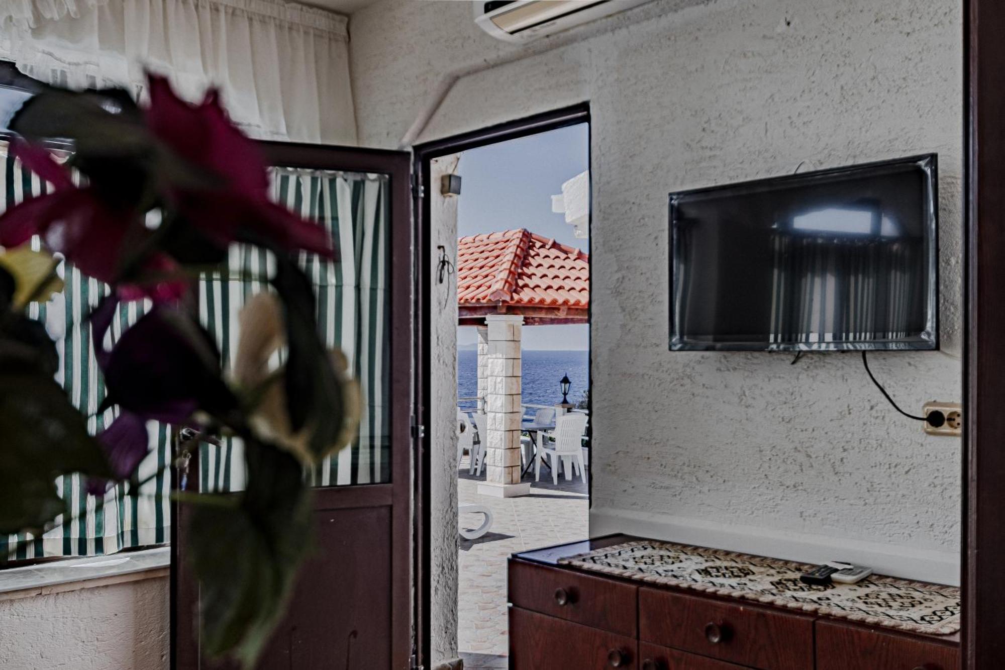 Family Friendly Apartments With A Swimming Pool Zavalatica, Korcula - 183 客房 照片
