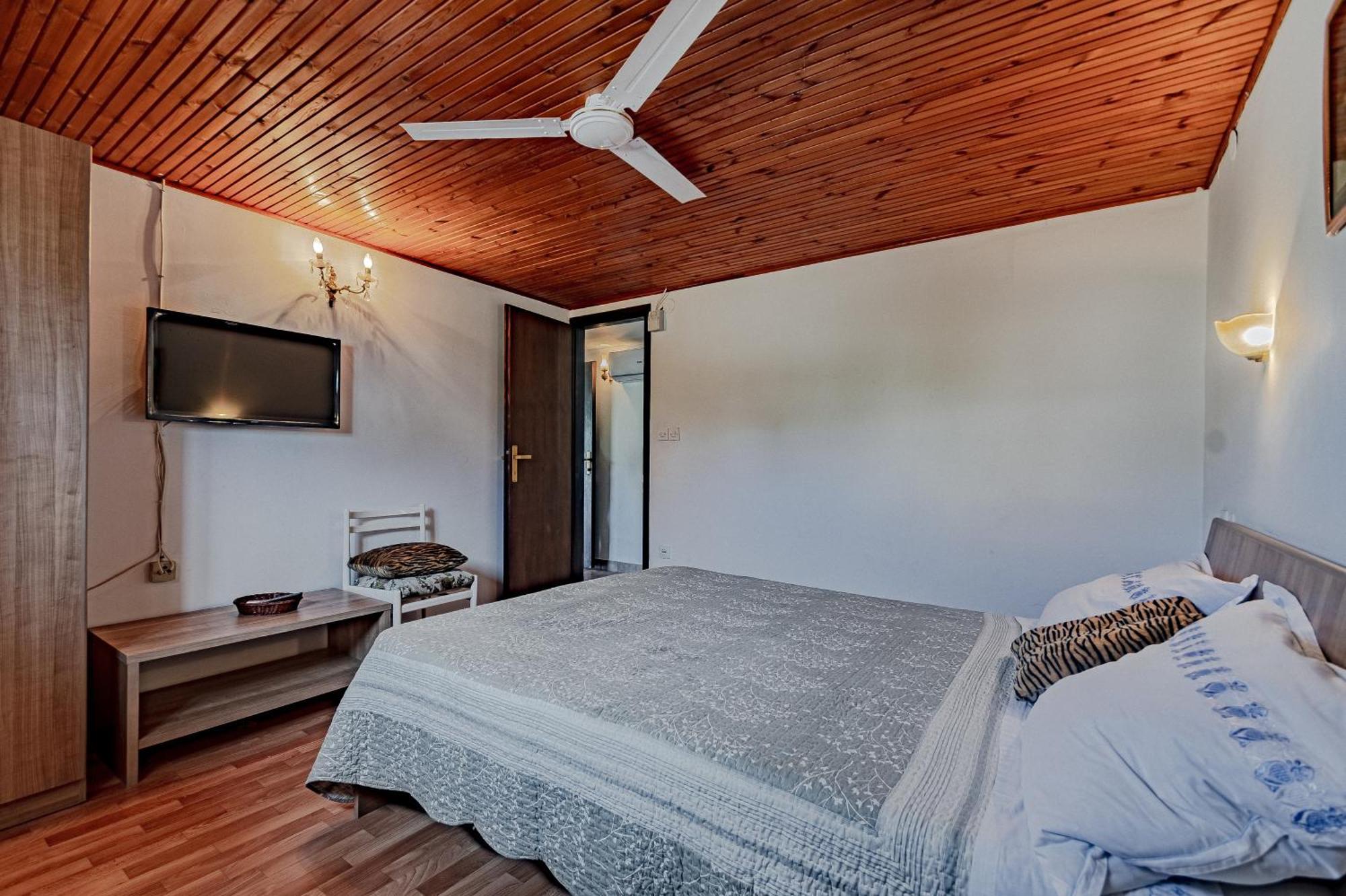 Family Friendly Apartments With A Swimming Pool Zavalatica, Korcula - 183 客房 照片